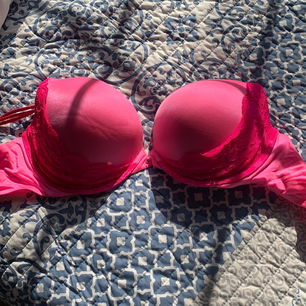 Victoria’s Secret Very Sexy Push Up Bra 36DD Hot Pink
